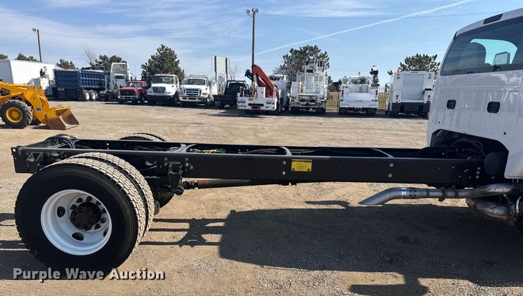 image for item EG2083 2016 Ford F750 Super Duty XL truck cab and chassis