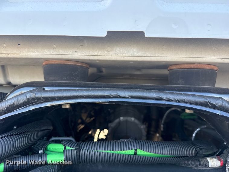 image for item EG2083 2016 Ford F750 Super Duty XL truck cab and chassis