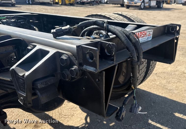 image for item EG2083 2016 Ford F750 Super Duty XL truck cab and chassis