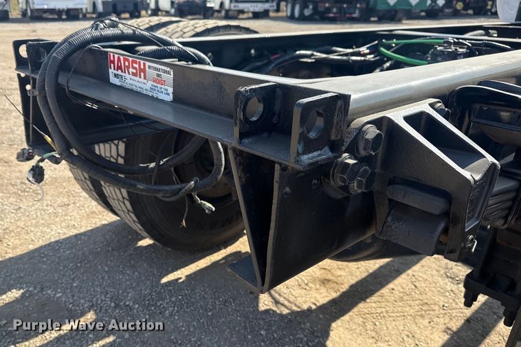 image for item EG2083 2016 Ford F750 Super Duty XL truck cab and chassis