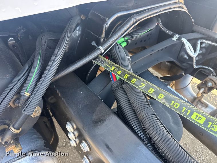 image for item EG2083 2016 Ford F750 Super Duty XL truck cab and chassis