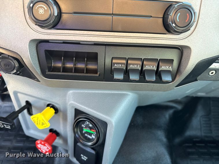 image for item EG2083 2016 Ford F750 Super Duty XL truck cab and chassis