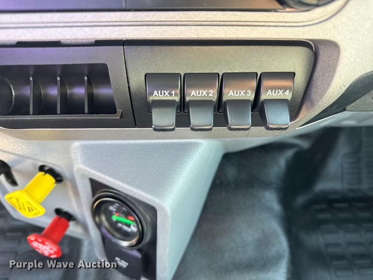 image for item EG2083 2016 Ford F750 Super Duty XL truck cab and chassis