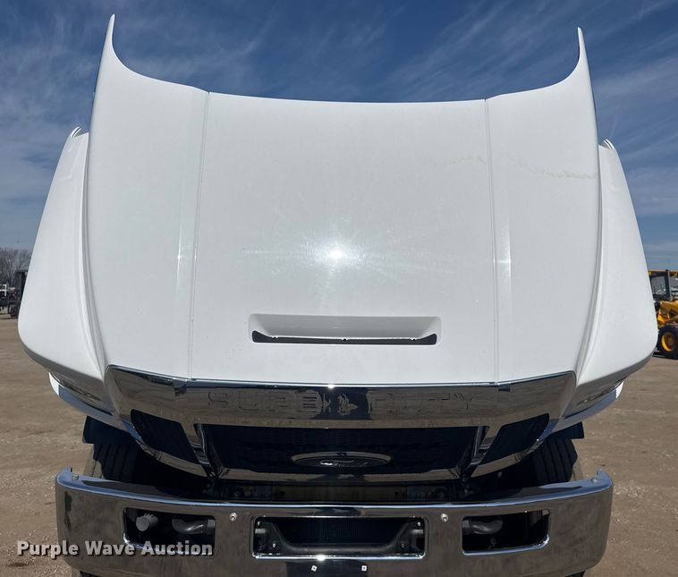 image for item EG2083 2016 Ford F750 Super Duty XL truck cab and chassis