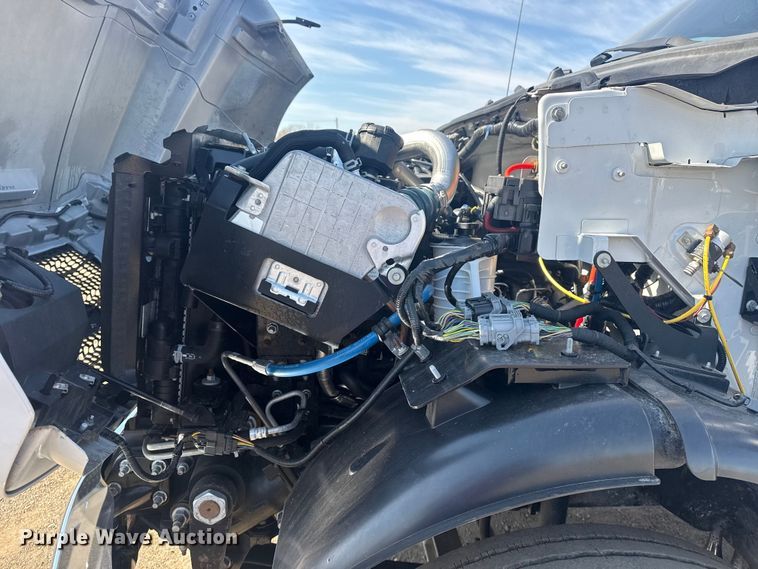 image for item EG2083 2016 Ford F750 Super Duty XL truck cab and chassis