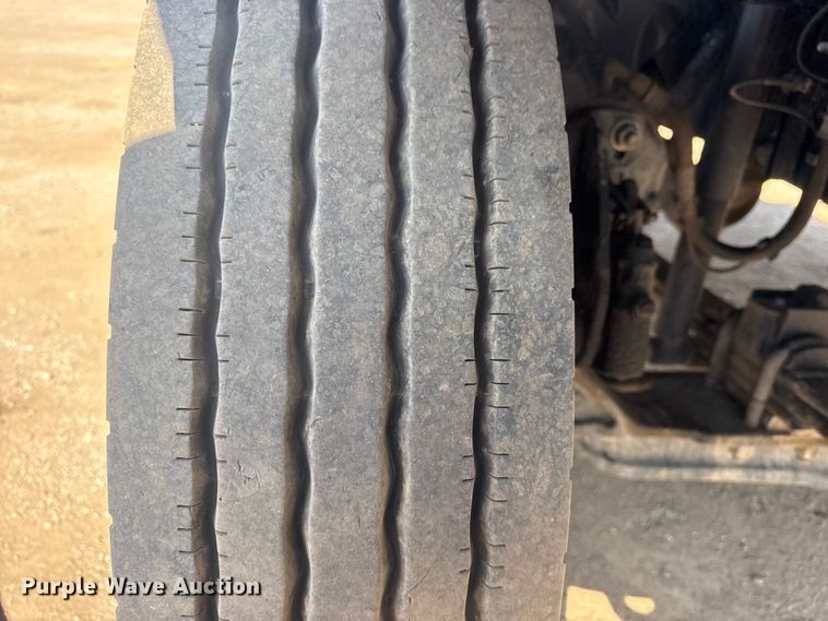 image for item EG2083 2016 Ford F750 Super Duty XL truck cab and chassis