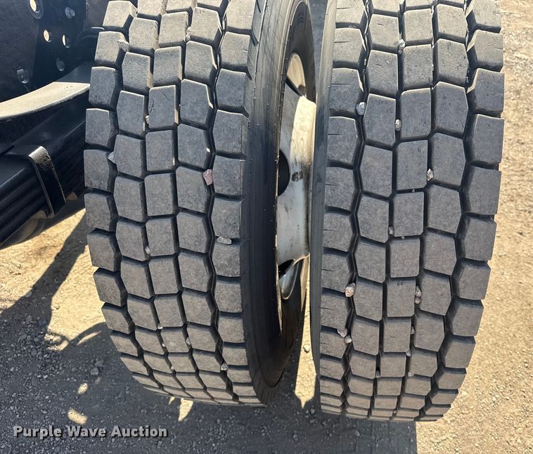 image for item EG2083 2016 Ford F750 Super Duty XL truck cab and chassis