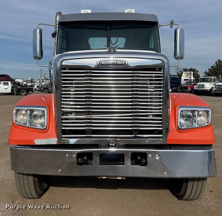 image for item EG2088 2014 Freightliner Coronado semi truck