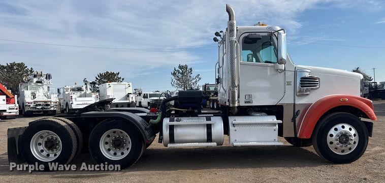 image for item EG2088 2014 Freightliner Coronado semi truck