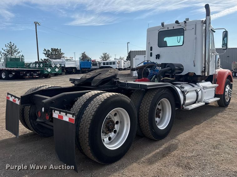 image for item EG2088 2014 Freightliner Coronado semi truck