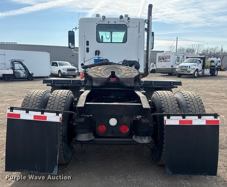 image for item EG2088 2014 Freightliner Coronado semi truck