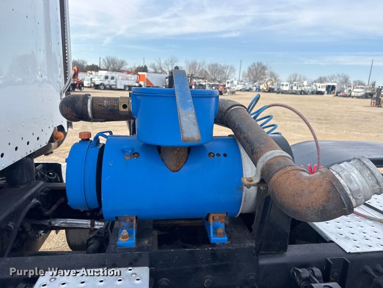 image for item EG2088 2014 Freightliner Coronado semi truck