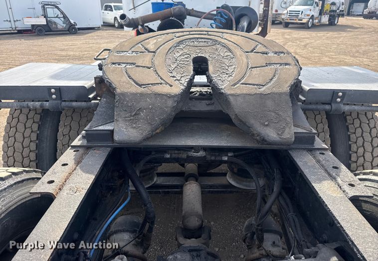 image for item EG2088 2014 Freightliner Coronado semi truck