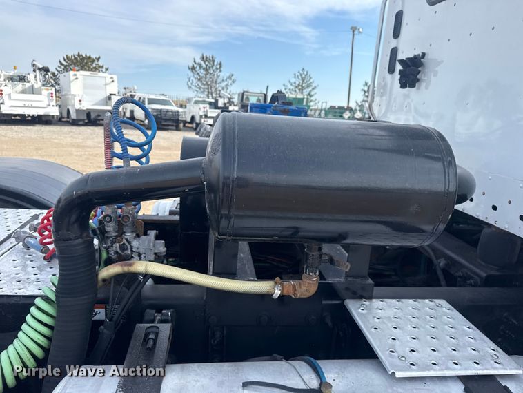 image for item EG2088 2014 Freightliner Coronado semi truck