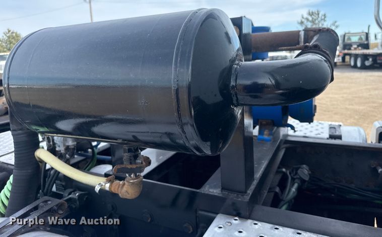 image for item EG2088 2014 Freightliner Coronado semi truck