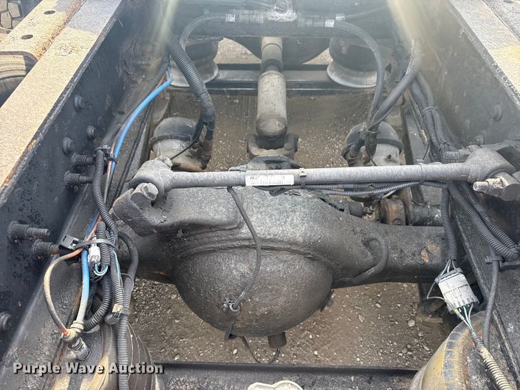 image for item EG2088 2014 Freightliner Coronado semi truck