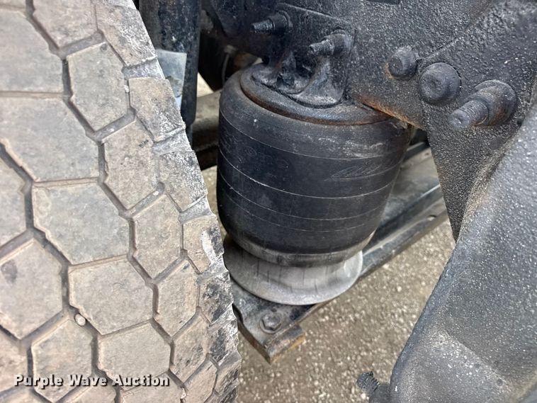 image for item EG2088 2014 Freightliner Coronado semi truck