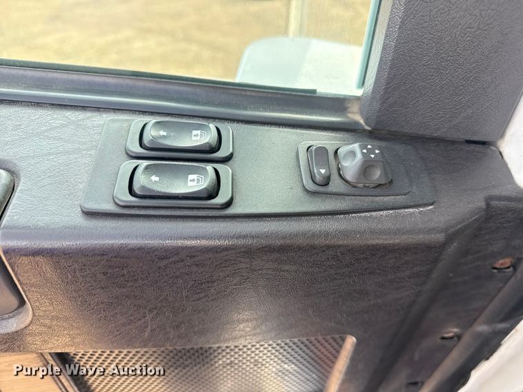 image for item EG2088 2014 Freightliner Coronado semi truck