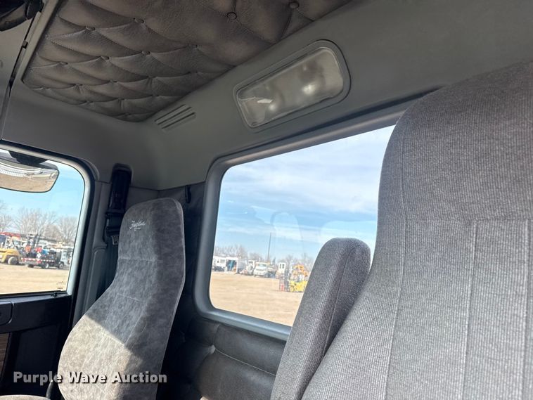 image for item EG2088 2014 Freightliner Coronado semi truck