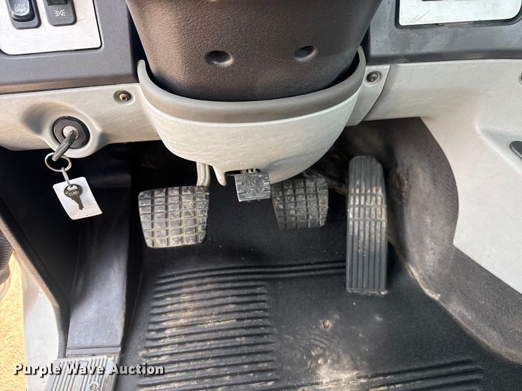 image for item EG2088 2014 Freightliner Coronado semi truck