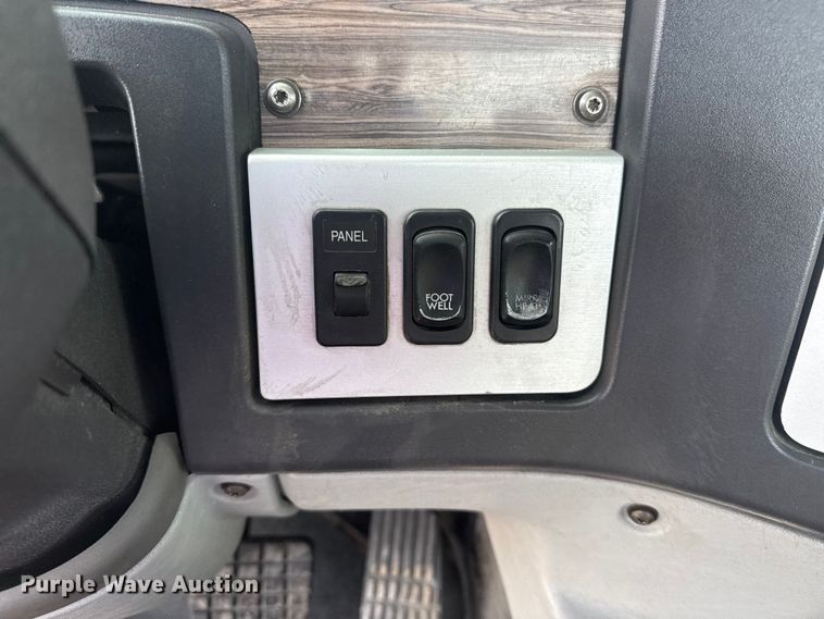 image for item EG2088 2014 Freightliner Coronado semi truck