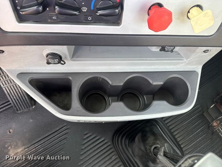 image for item EG2088 2014 Freightliner Coronado semi truck