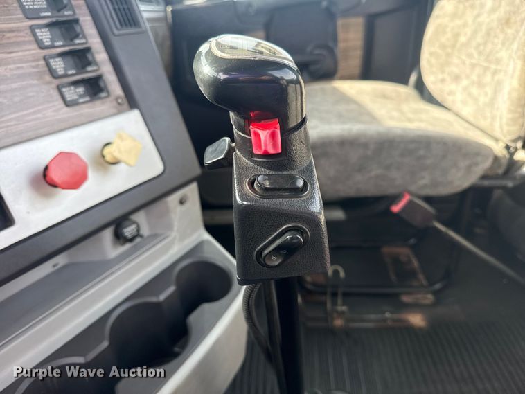 image for item EG2088 2014 Freightliner Coronado semi truck