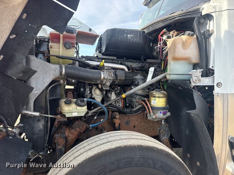 image for item EG2088 2014 Freightliner Coronado semi truck