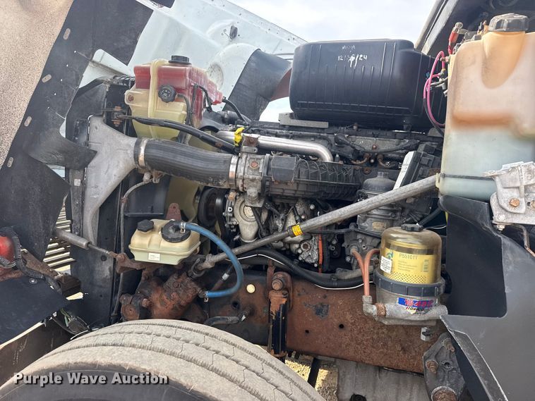 image for item EG2088 2014 Freightliner Coronado semi truck