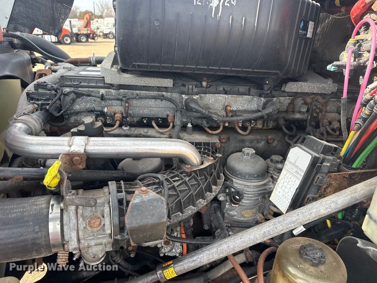 image for item EG2088 2014 Freightliner Coronado semi truck