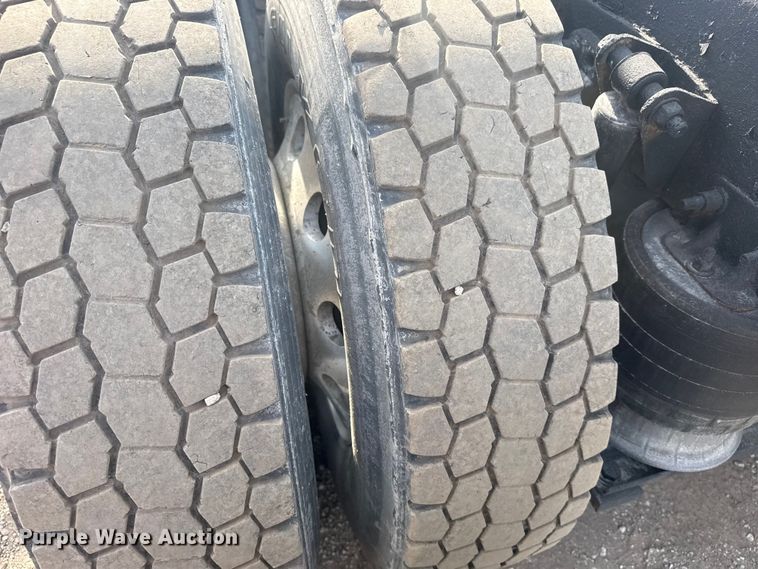 image for item EG2088 2014 Freightliner Coronado semi truck