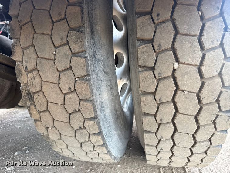 image for item EG2088 2014 Freightliner Coronado semi truck