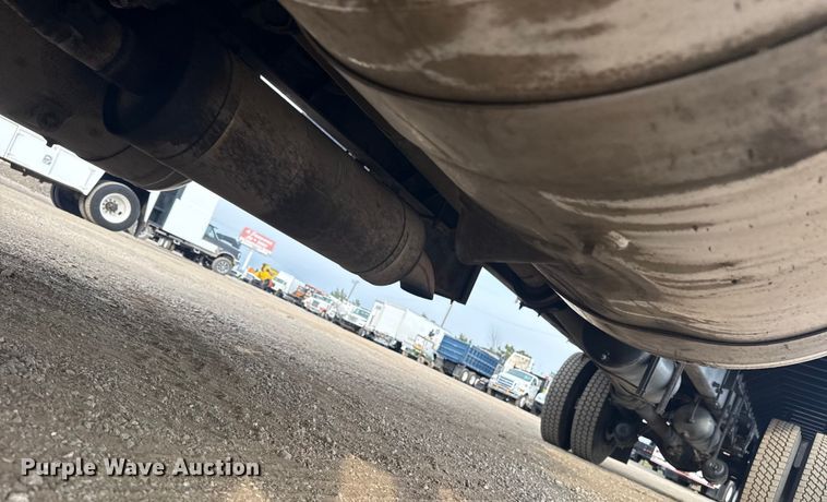 image for item EG2101 2006 Peterbilt 335 flatbed truck