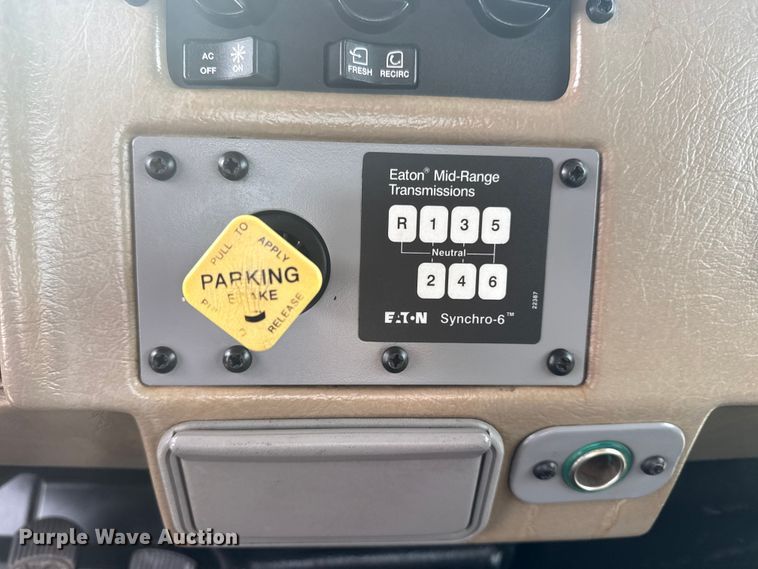 image for item EG2101 2006 Peterbilt 335 flatbed truck