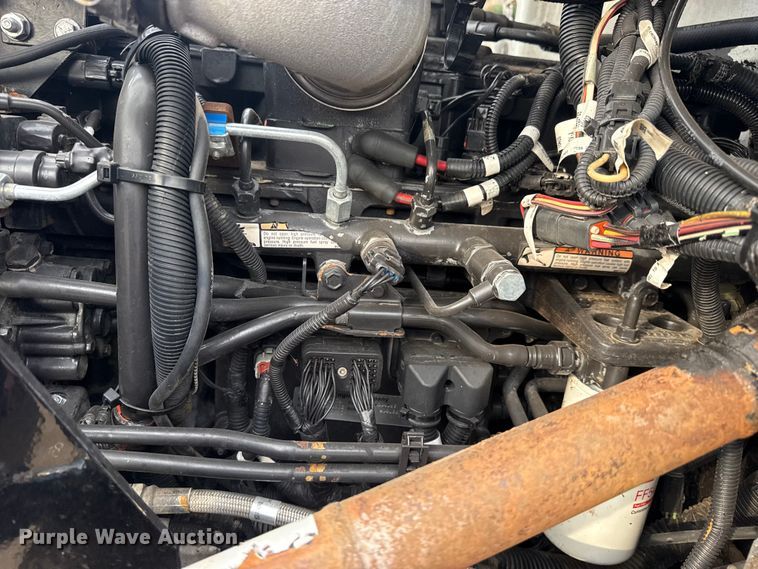 image for item EG2101 2006 Peterbilt 335 flatbed truck