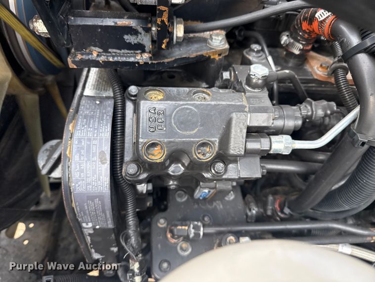 image for item EG2101 2006 Peterbilt 335 flatbed truck