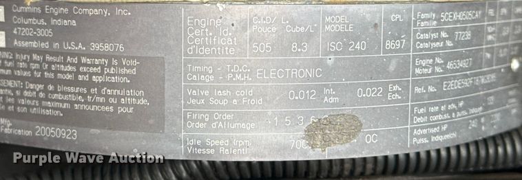 image for item EG2101 2006 Peterbilt 335 flatbed truck