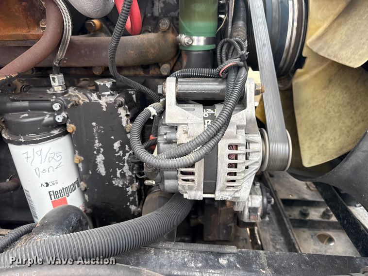 image for item EG2101 2006 Peterbilt 335 flatbed truck