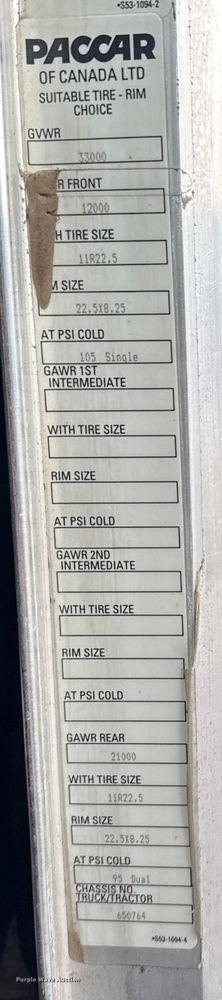 image for item EG2101 2006 Peterbilt 335 flatbed truck