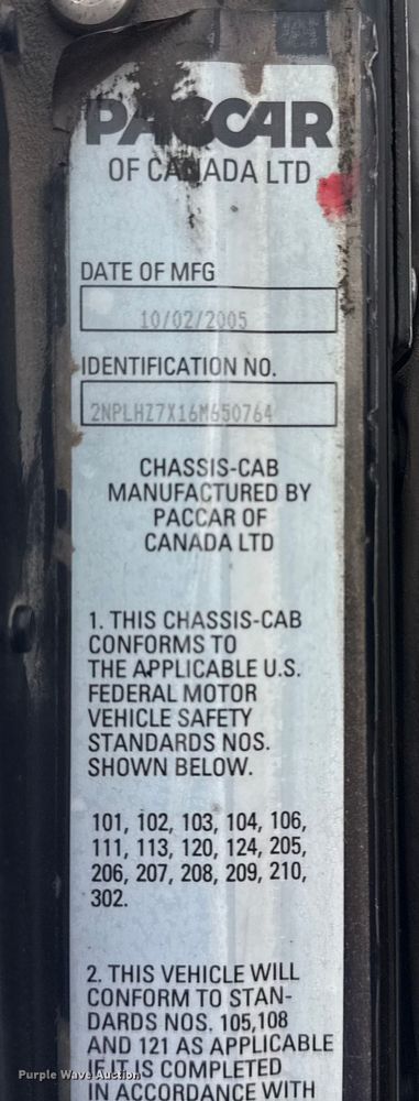 image for item EG2101 2006 Peterbilt 335 flatbed truck