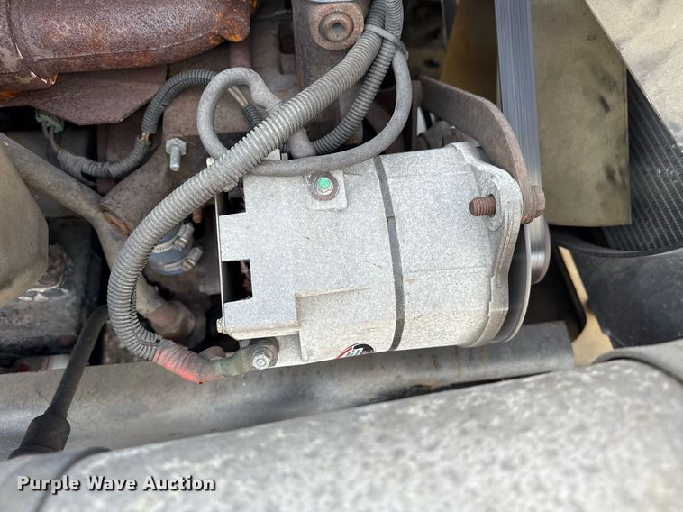 image for item EG5678 2000 Freightliner FLD semi truck