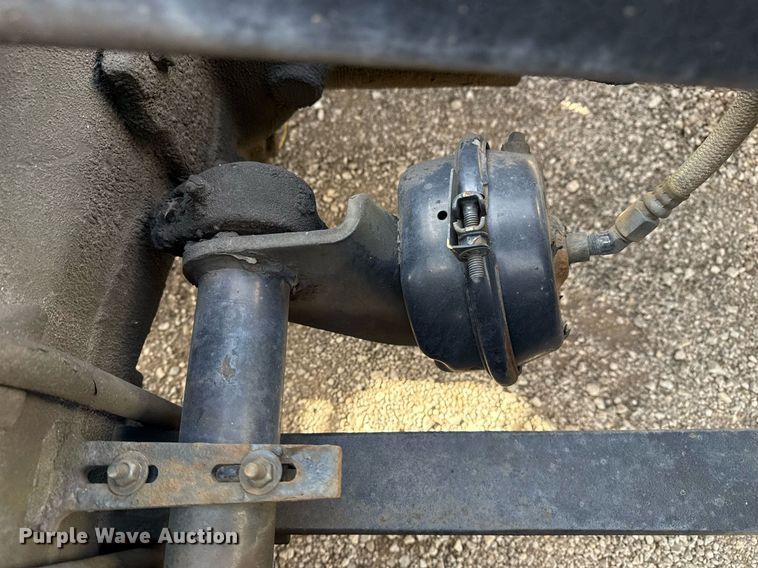 image for item EG5678 2000 Freightliner FLD semi truck