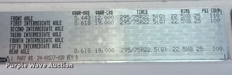 image for item EG5678 2000 Freightliner FLD semi truck