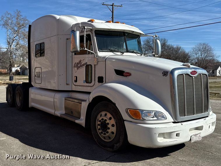 image for item EN0304 2013 Peterbilt 386 
