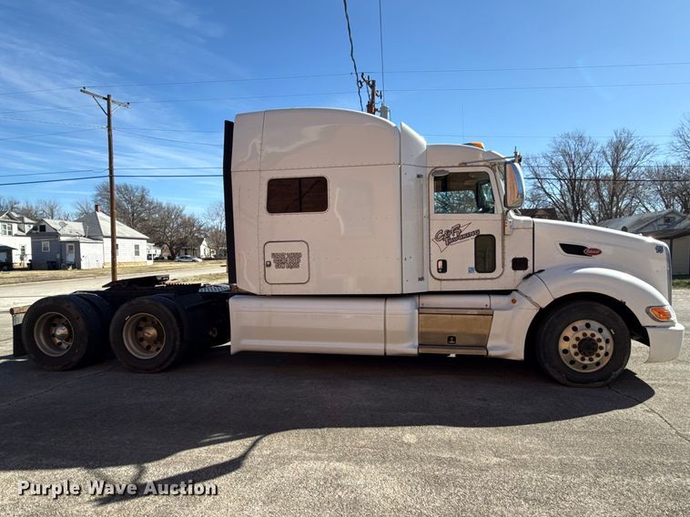 image for item EN0304 2013 Peterbilt 386 