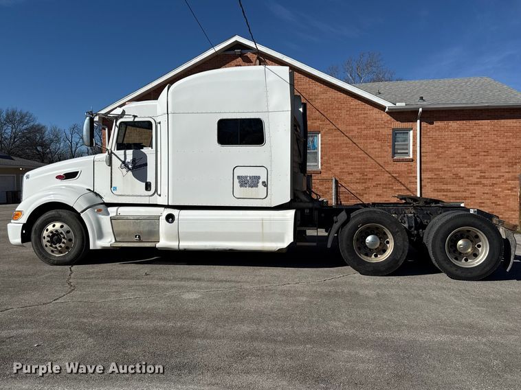 image for item EN0304 2013 Peterbilt 386 