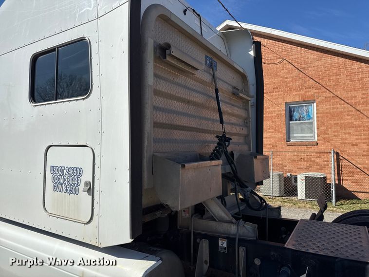 image for item EN0304 2013 Peterbilt 386 