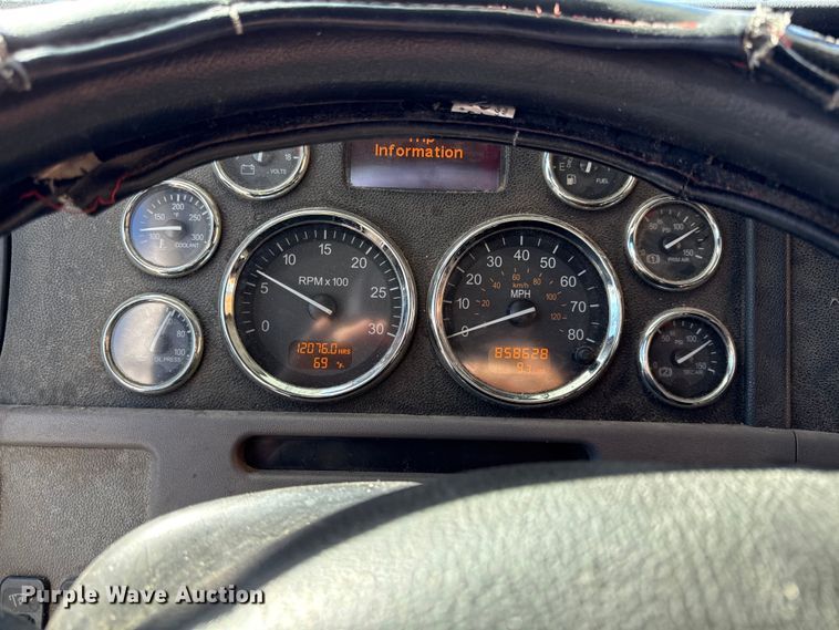 image for item EN0304 2013 Peterbilt 386 
