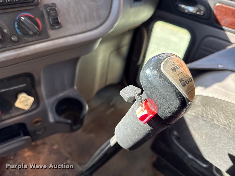 image for item EN0304 2013 Peterbilt 386 