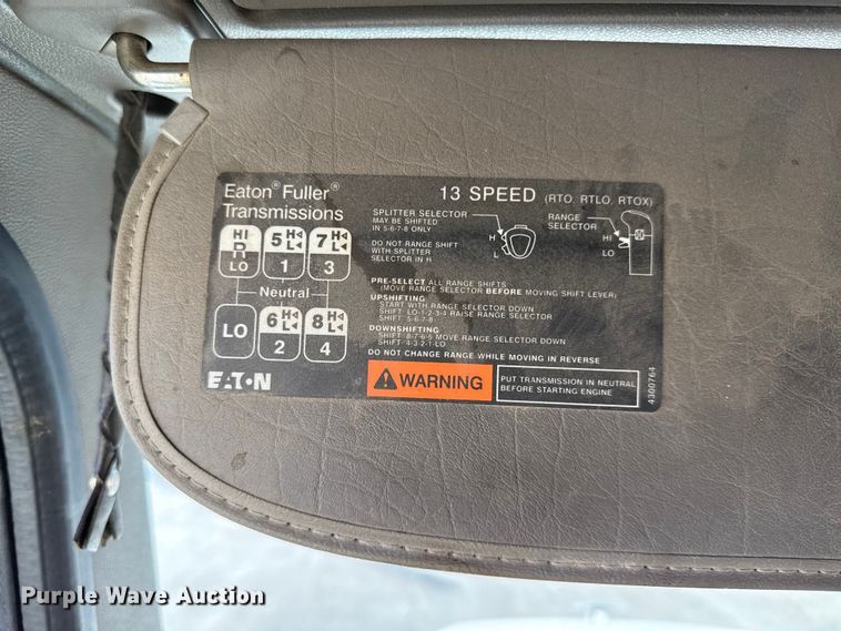 image for item EN0304 2013 Peterbilt 386 